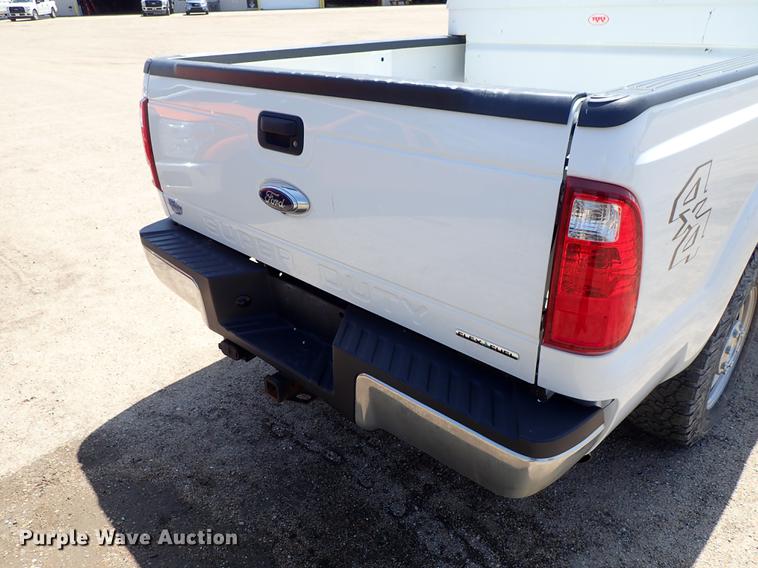 image for item DF1196 2016 Ford F250 Super Duty Crew Cab pickup truck