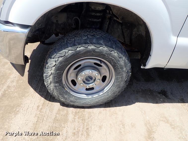 image for item DF1196 2016 Ford F250 Super Duty Crew Cab pickup truck