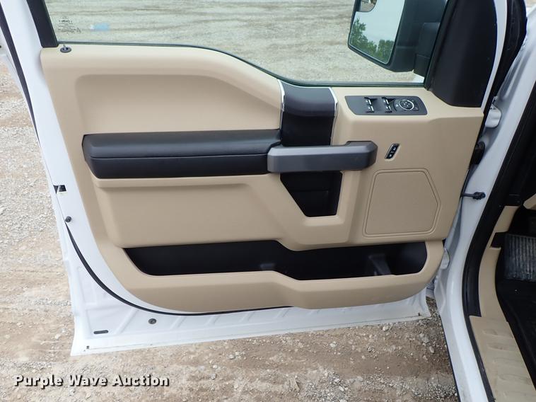 image for item DF1200 2016 Ford F150 SuperCrew pickup truck