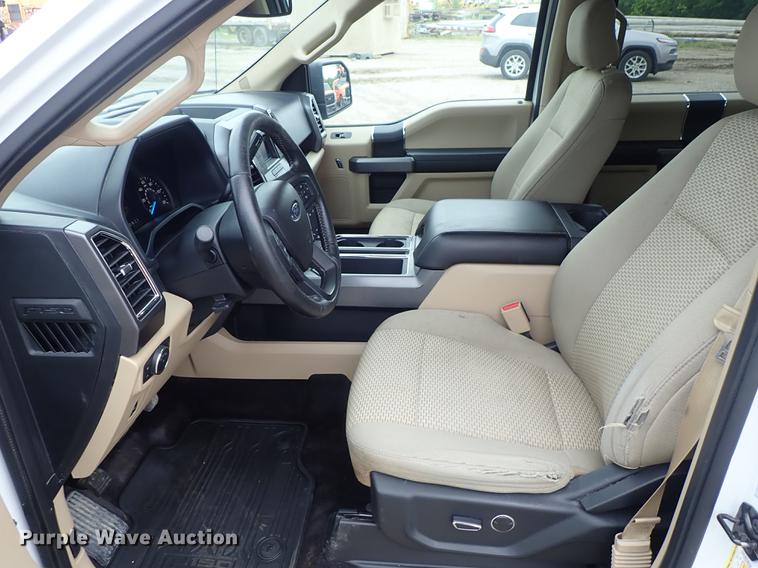 image for item DF1200 2016 Ford F150 SuperCrew pickup truck