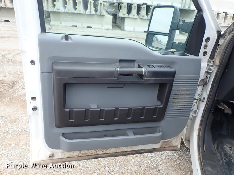 image for item DF1201 2015 Ford F250 Super Duty Crew Cab pickup truck