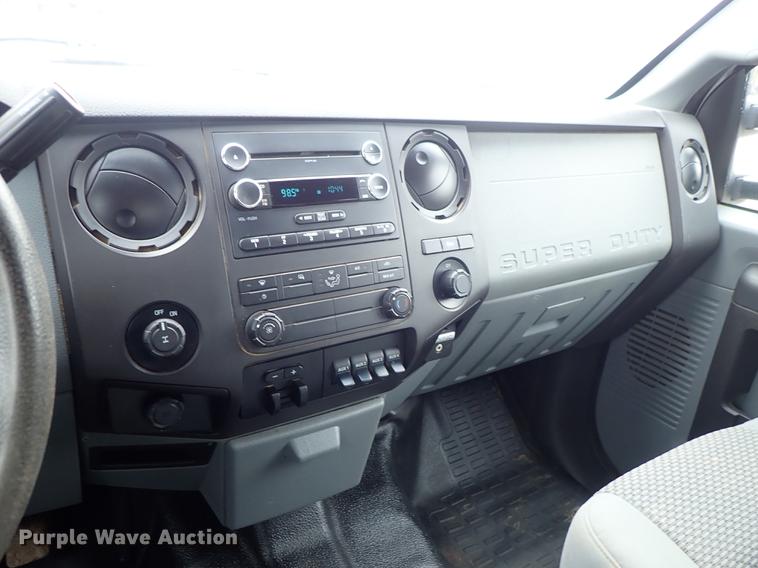 image for item DF1201 2015 Ford F250 Super Duty Crew Cab pickup truck