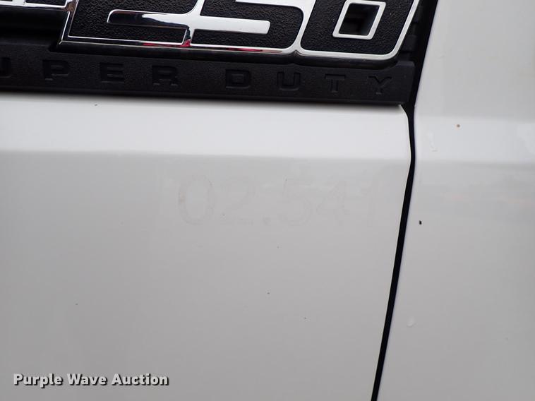 image for item DF1201 2015 Ford F250 Super Duty Crew Cab pickup truck