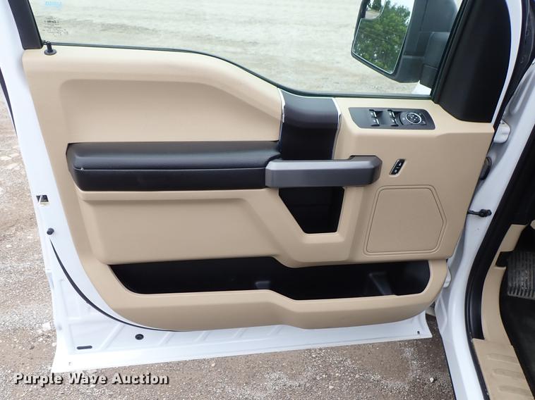 image for item DF1208 2015 Ford F150 SuperCrew pickup truck