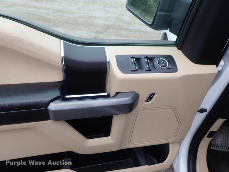 image for item DF1208 2015 Ford F150 SuperCrew pickup truck