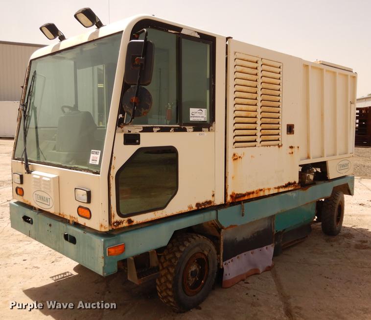 image for item DF6594 2001 Tennant 830I street sweeper