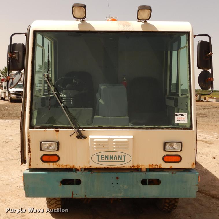 image for item DF6594 2001 Tennant 830I street sweeper