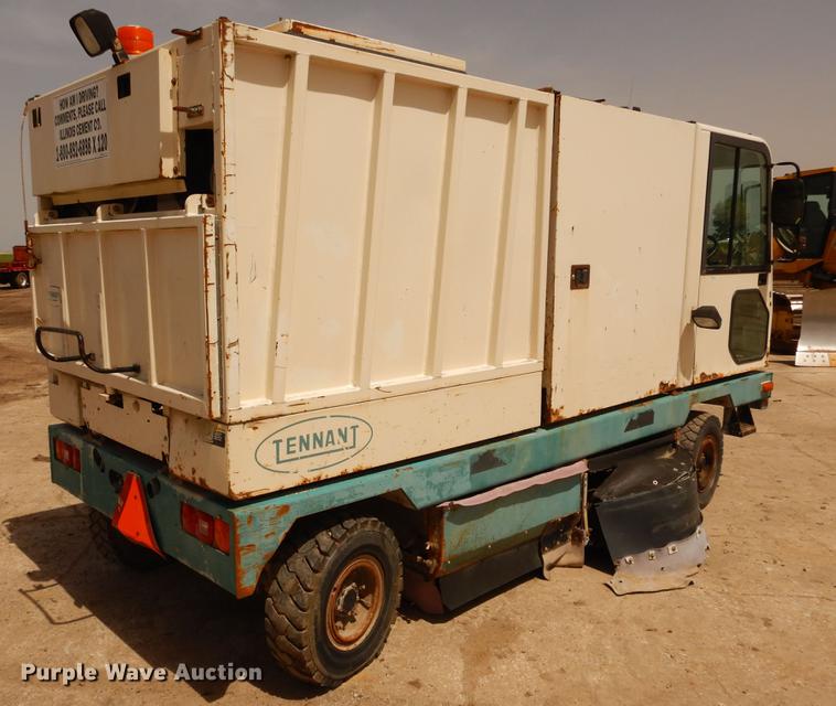 image for item DF6594 2001 Tennant 830I street sweeper
