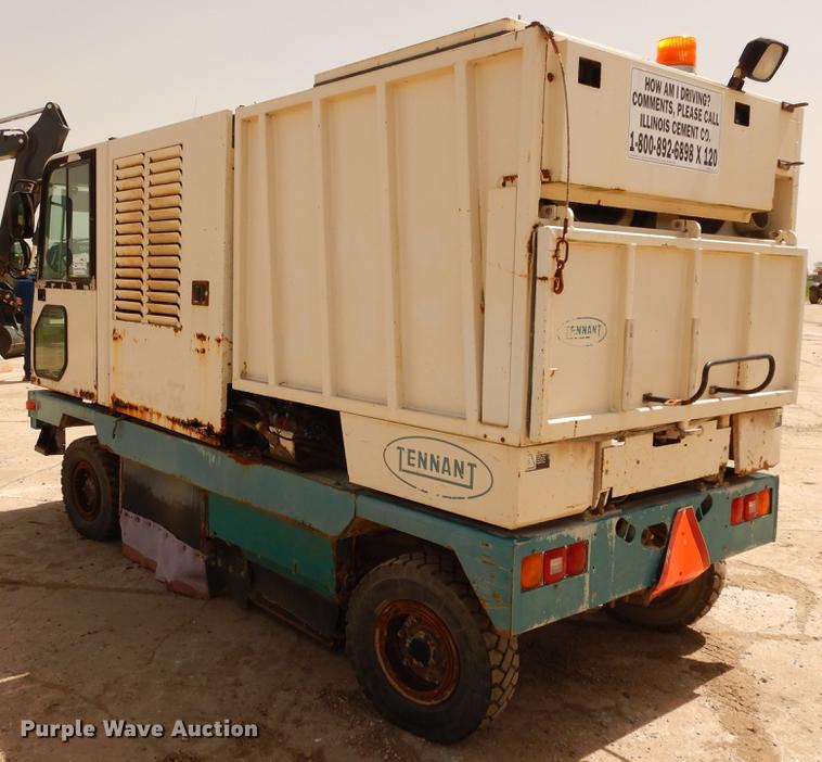 image for item DF6594 2001 Tennant 830I street sweeper