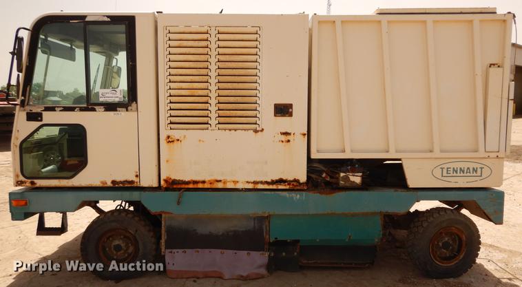 image for item DF6594 2001 Tennant 830I street sweeper