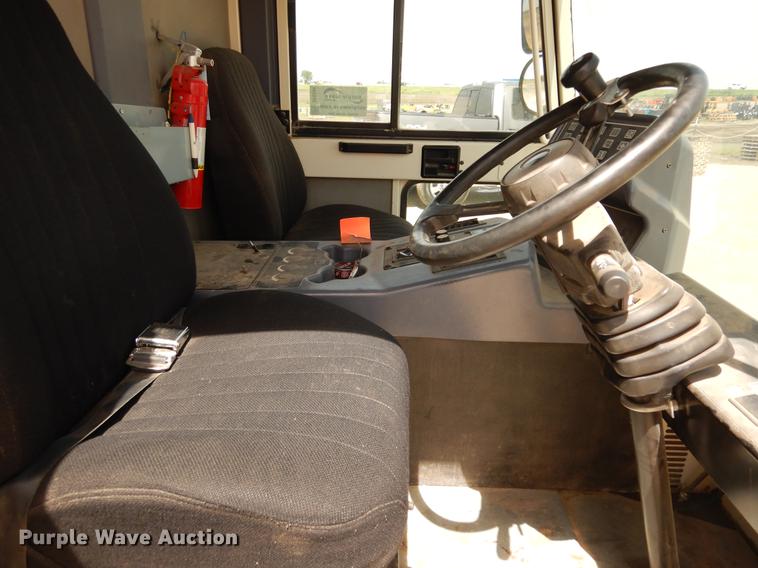 image for item DF6594 2001 Tennant 830I street sweeper