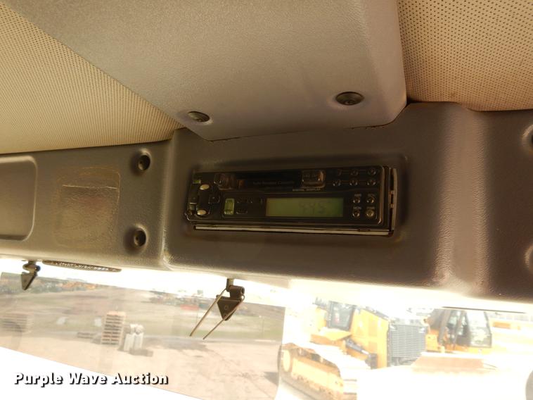 image for item DF6594 2001 Tennant 830I street sweeper