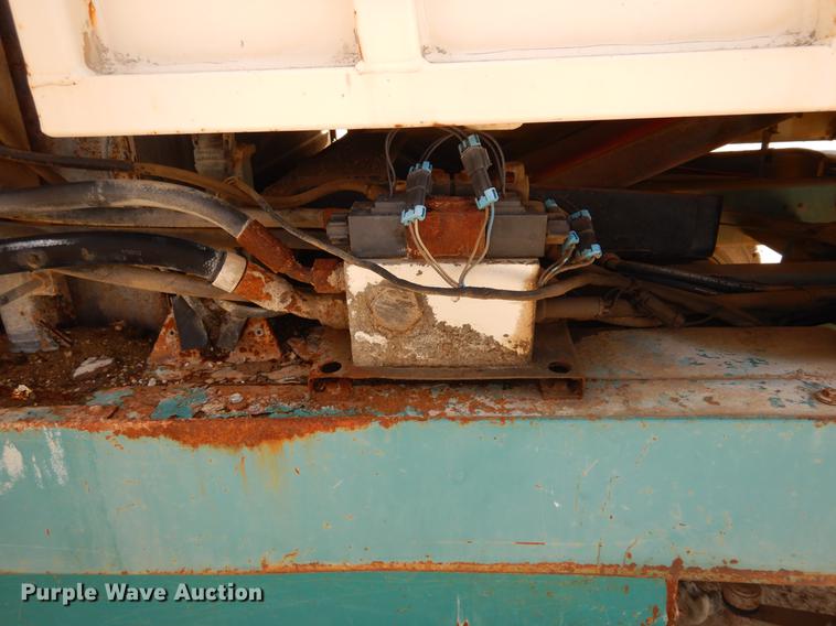 image for item DF6594 2001 Tennant 830I street sweeper