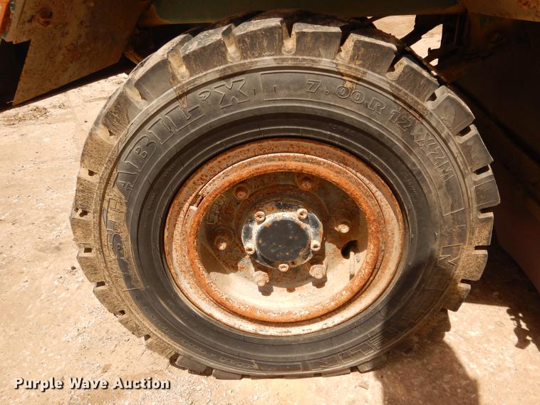 image for item DF6594 2001 Tennant 830I street sweeper