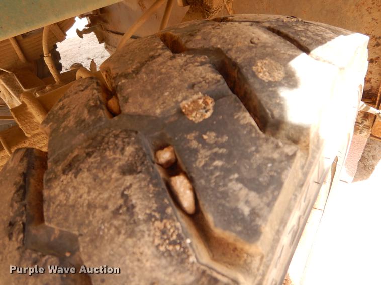 image for item DF6594 2001 Tennant 830I street sweeper