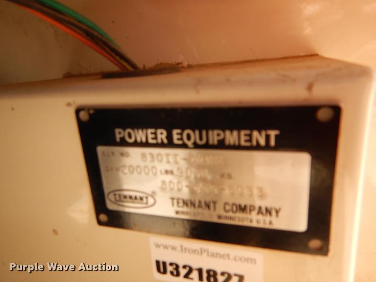 image for item DF6594 2001 Tennant 830I street sweeper