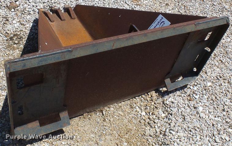 image for item DF7287 Skid steer bucket