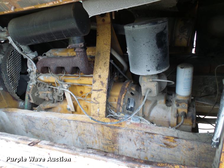 image for item DF7300 Leroi 185 air compressor