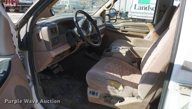 image for item DF7624 1999 Ford F350 Super Duty Crew Cab flatbed pickup truck