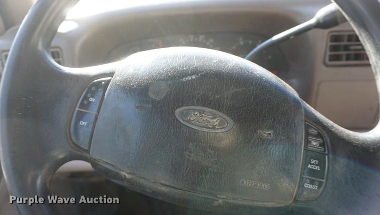 image for item DF7624 1999 Ford F350 Super Duty Crew Cab flatbed pickup truck