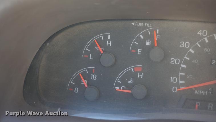 image for item DF7624 1999 Ford F350 Super Duty Crew Cab flatbed pickup truck