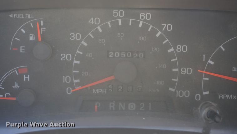 image for item DF7624 1999 Ford F350 Super Duty Crew Cab flatbed pickup truck