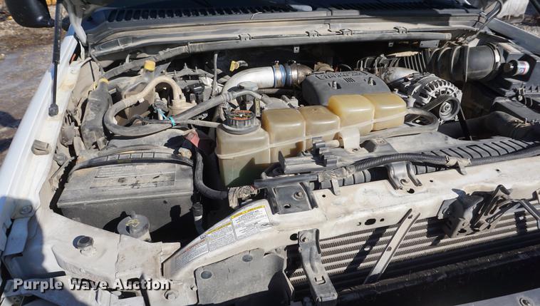 image for item DF7624 1999 Ford F350 Super Duty Crew Cab flatbed pickup truck