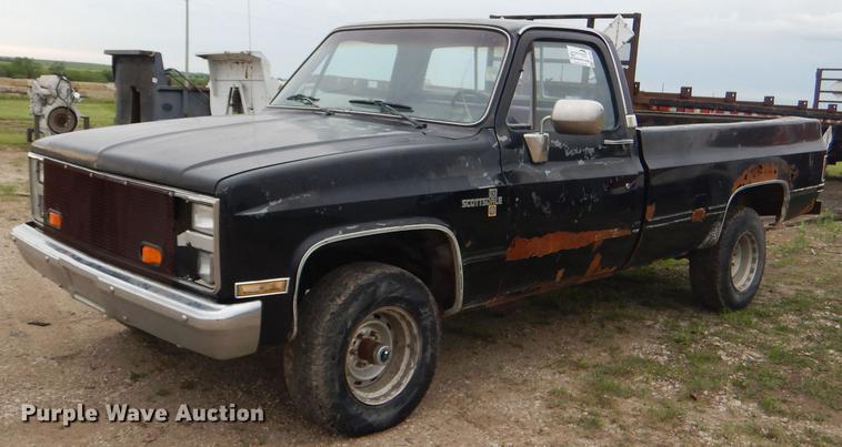 image for item DG1084 1986 Chevrolet Scottsdale 10 pickup truck