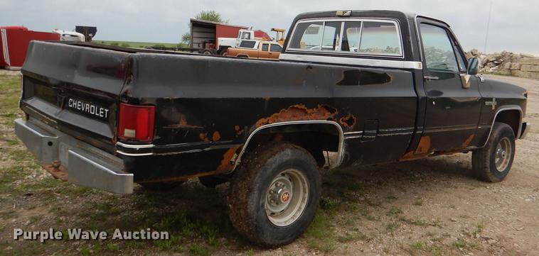 image for item DG1084 1986 Chevrolet Scottsdale 10 pickup truck