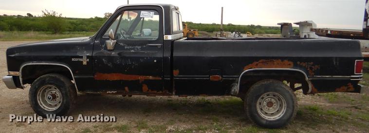 image for item DG1084 1986 Chevrolet Scottsdale 10 pickup truck