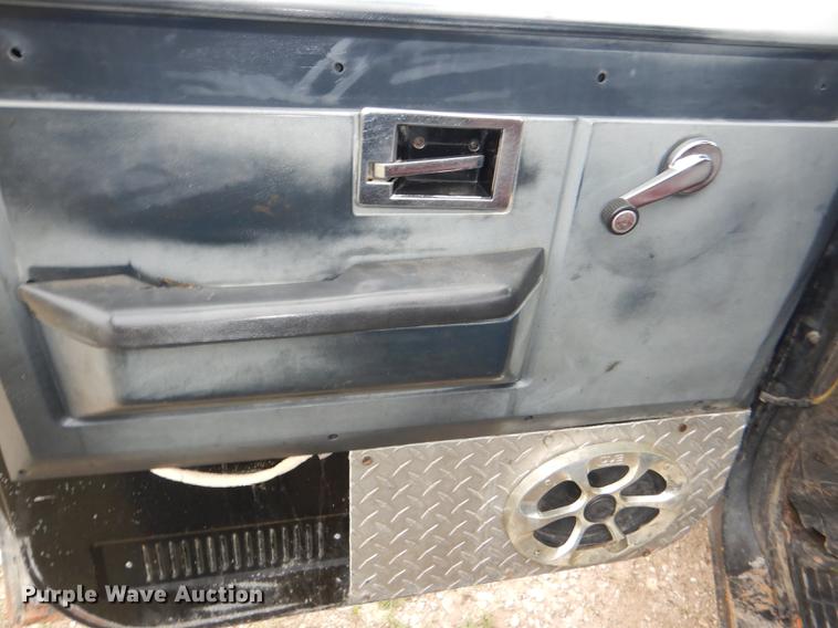 image for item DG1084 1986 Chevrolet Scottsdale 10 pickup truck