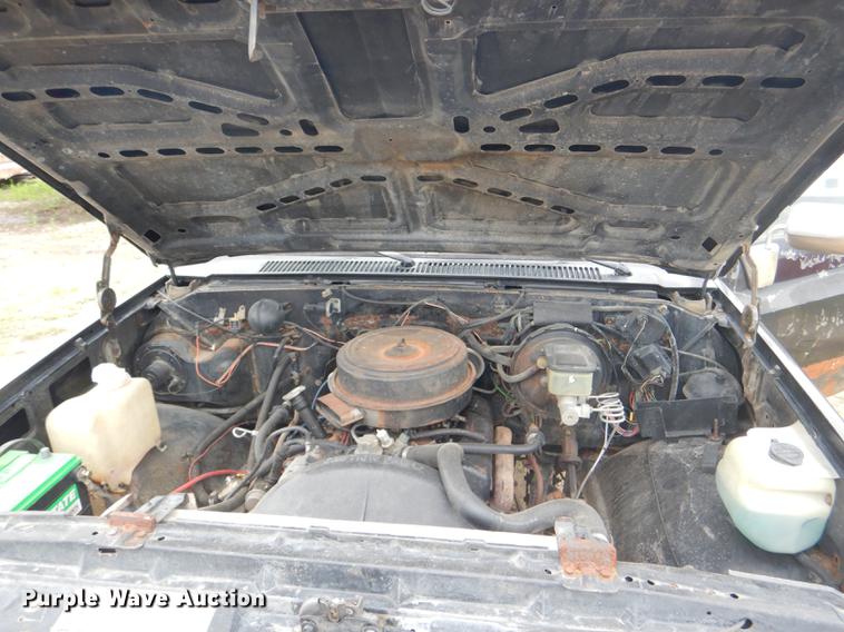 image for item DG1084 1986 Chevrolet Scottsdale 10 pickup truck