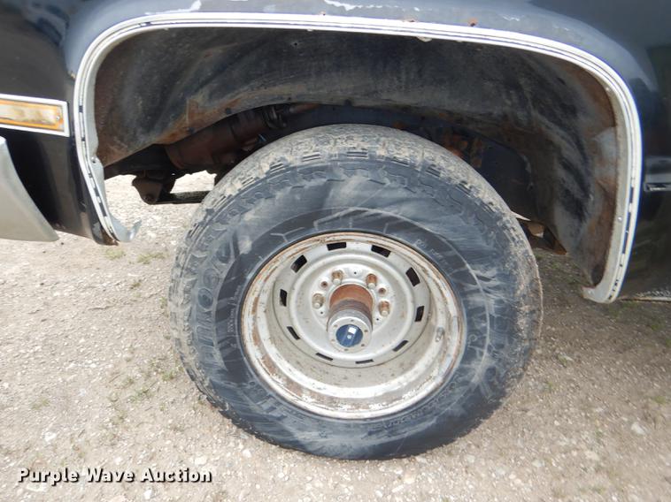 image for item DG1084 1986 Chevrolet Scottsdale 10 pickup truck