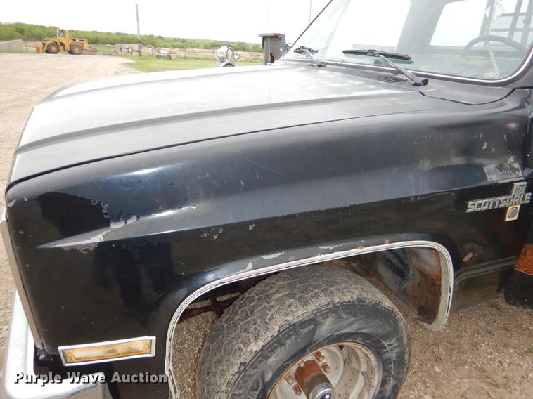 image for item DG1084 1986 Chevrolet Scottsdale 10 pickup truck