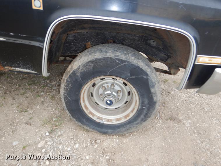 image for item DG1084 1986 Chevrolet Scottsdale 10 pickup truck