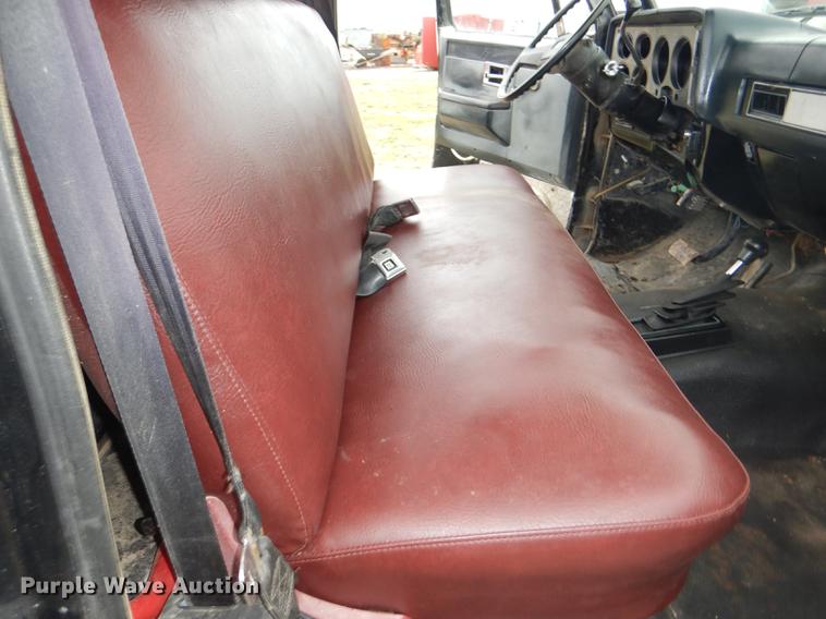 image for item DG1084 1986 Chevrolet Scottsdale 10 pickup truck