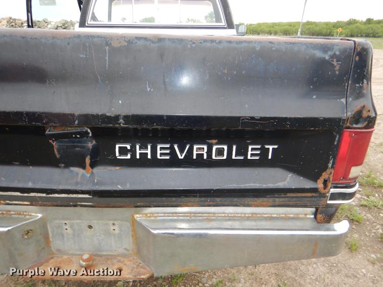 image for item DG1084 1986 Chevrolet Scottsdale 10 pickup truck