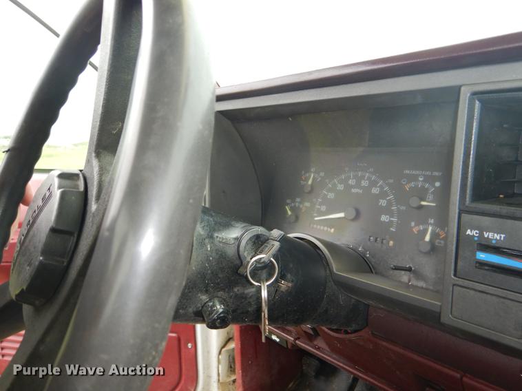 image for item DG1085 1994 Chevrolet C1500 pickup truck