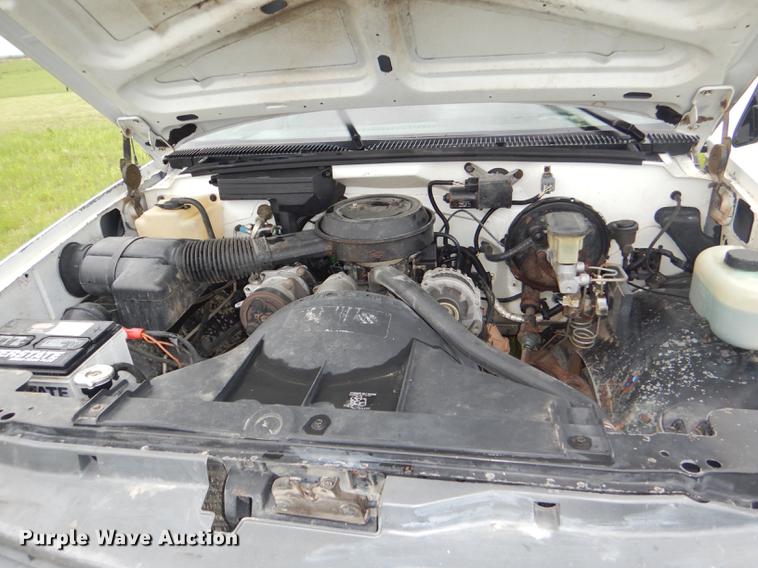 image for item DG1085 1994 Chevrolet C1500 pickup truck