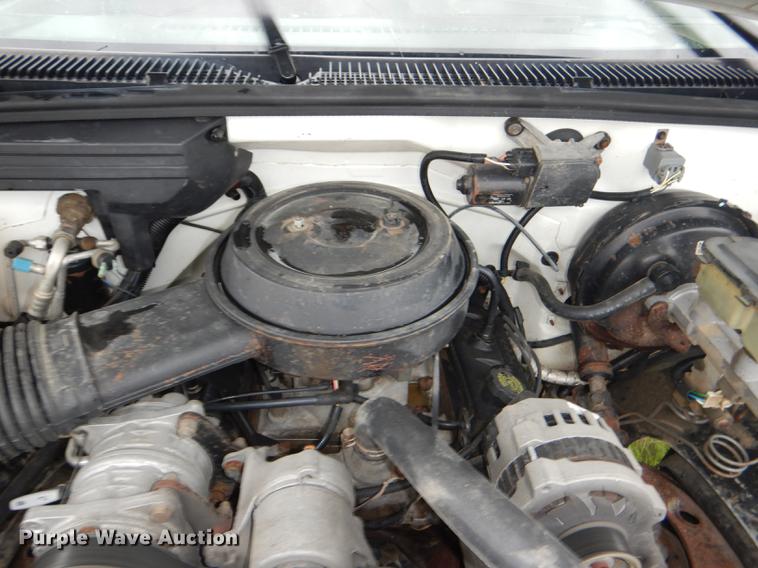 image for item DG1085 1994 Chevrolet C1500 pickup truck