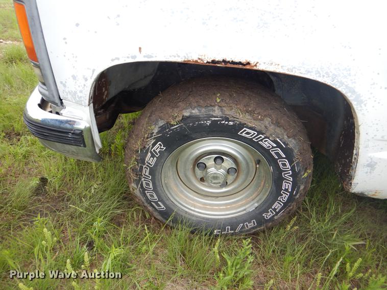image for item DG1085 1994 Chevrolet C1500 pickup truck