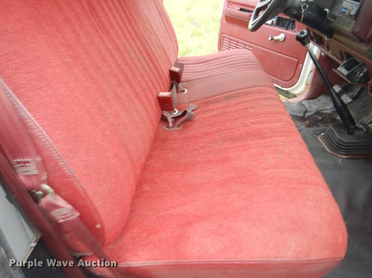 image for item DG1085 1994 Chevrolet C1500 pickup truck