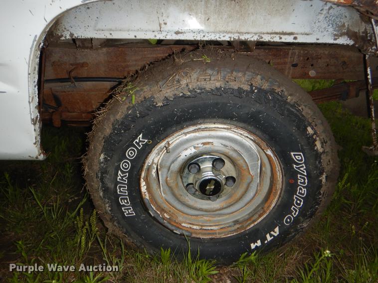 image for item DG1085 1994 Chevrolet C1500 pickup truck