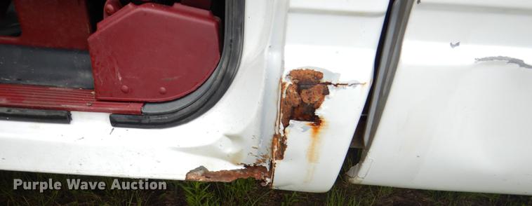 image for item DG1085 1994 Chevrolet C1500 pickup truck