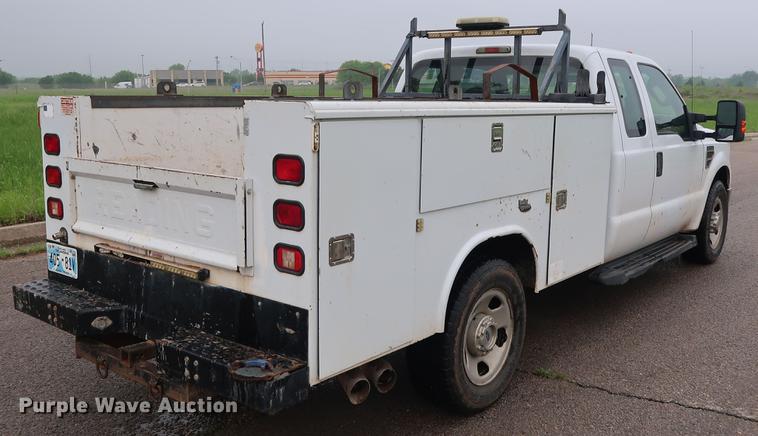 image for item DG3428 2008 Ford F350 Super Duty XL SuperCab utility bed pickup truck