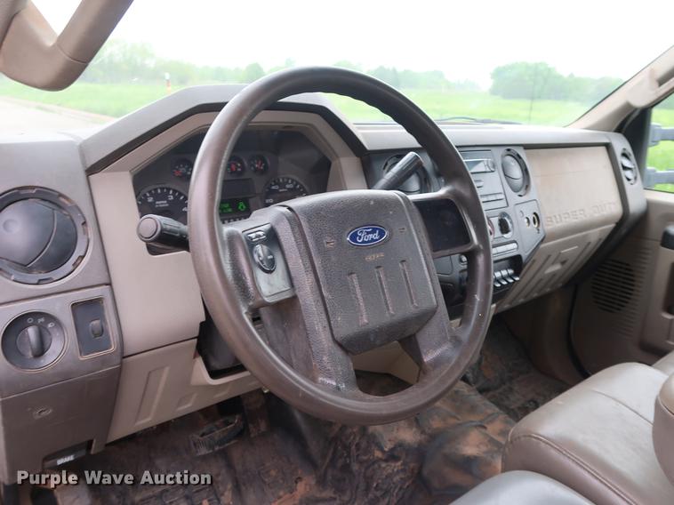 image for item DG3428 2008 Ford F350 Super Duty XL SuperCab utility bed pickup truck