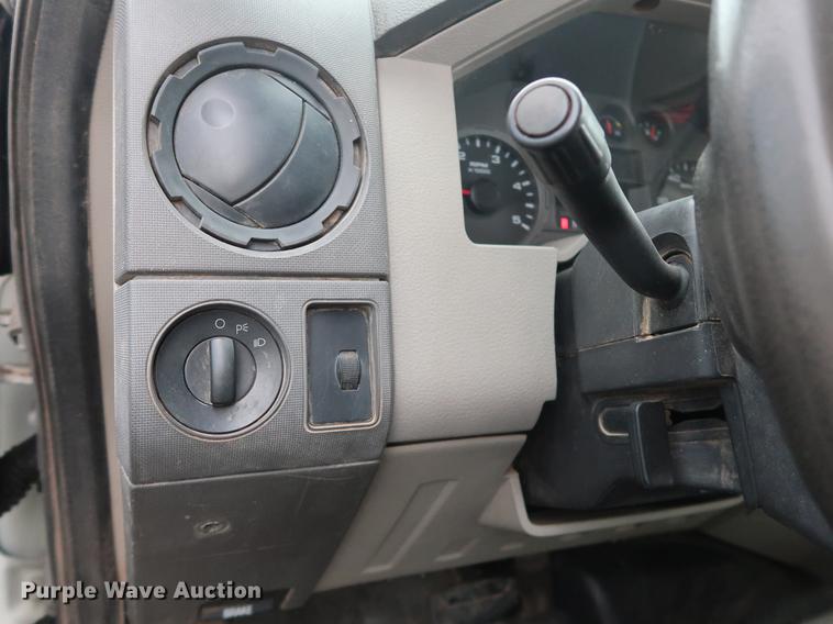 image for item DG3428 2008 Ford F350 Super Duty XL SuperCab utility bed pickup truck