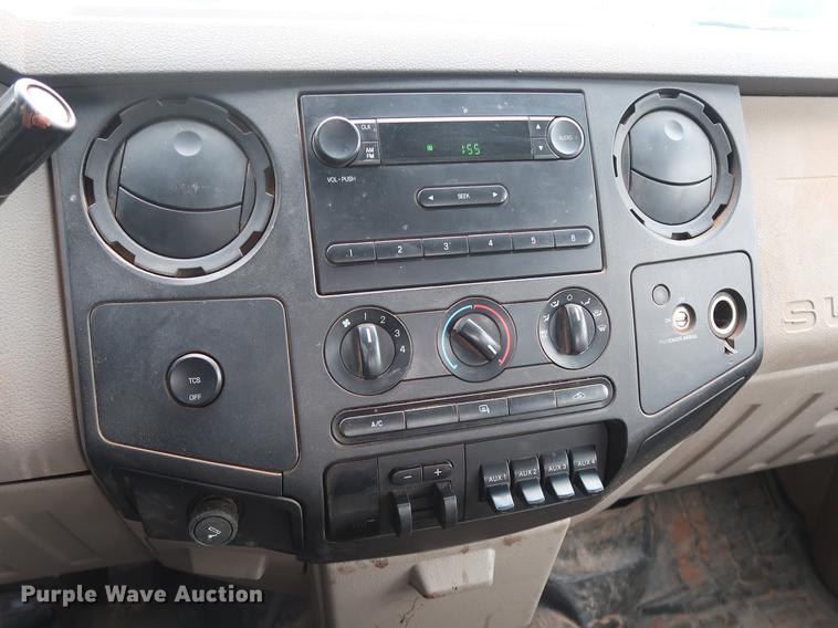 image for item DG3428 2008 Ford F350 Super Duty XL SuperCab utility bed pickup truck