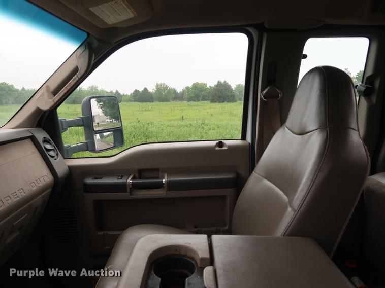 image for item DG3428 2008 Ford F350 Super Duty XL SuperCab utility bed pickup truck