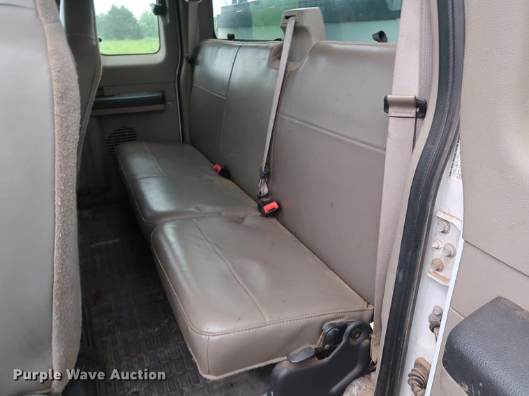 image for item DG3428 2008 Ford F350 Super Duty XL SuperCab utility bed pickup truck